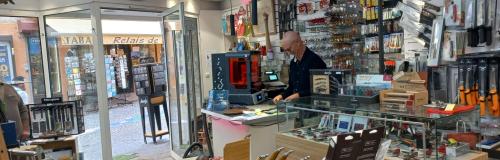 WeLase in a knife shop