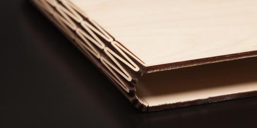 圆柱表面的木头切割