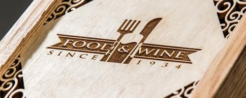 用激光个性化的酒盒