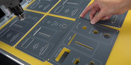 CNC雕刻机制作的控制面板